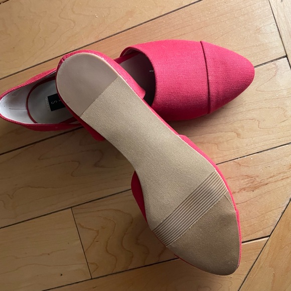 Steve Madden red canvas shoe. Size6. Never worn - Picture 4 of 4